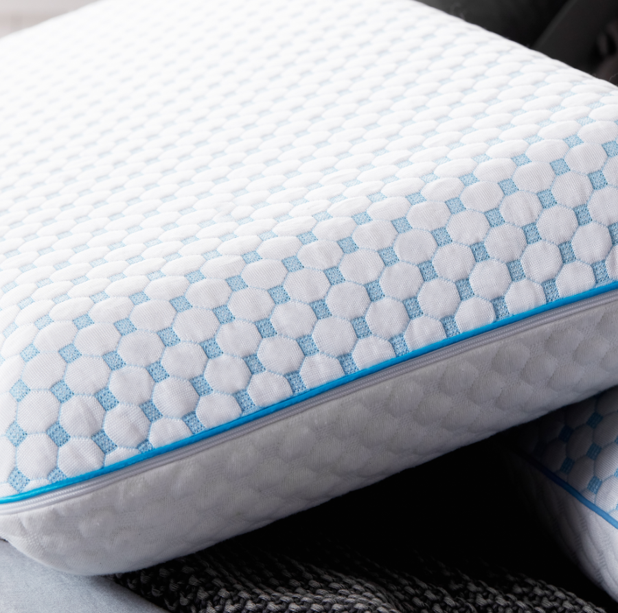 WEEKENDER HYPERCHILL FOAM PILLOW WITH REVERSILBE COOLING COVER